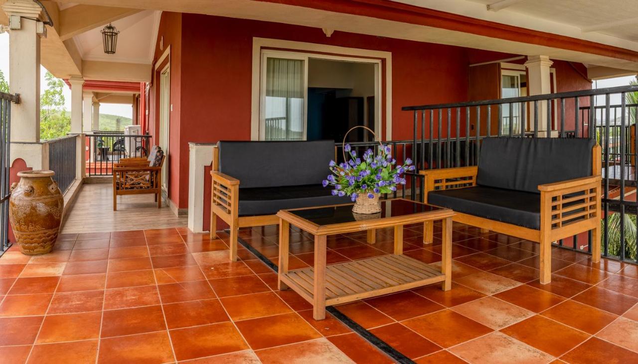 Raposo Resorts Vagator Bagian luar foto