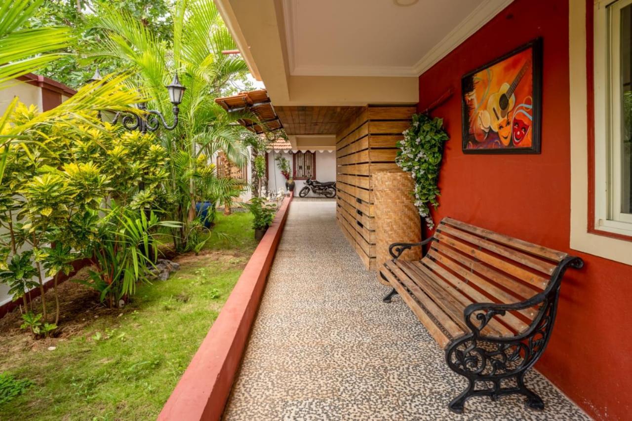 Raposo Resorts Vagator Bagian luar foto