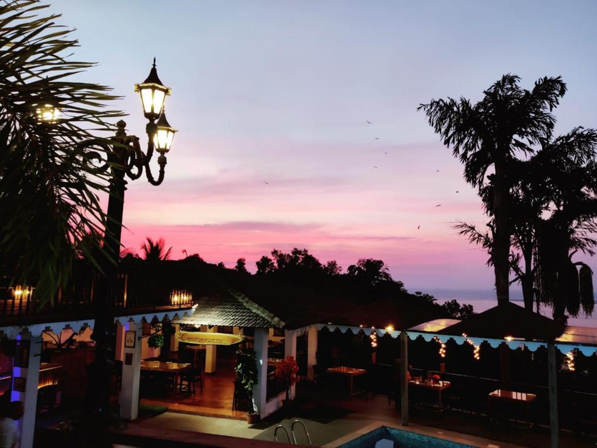 Raposo Resorts Vagator Bagian luar foto