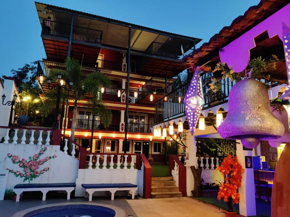 Raposo Resorts Vagator Bagian luar foto