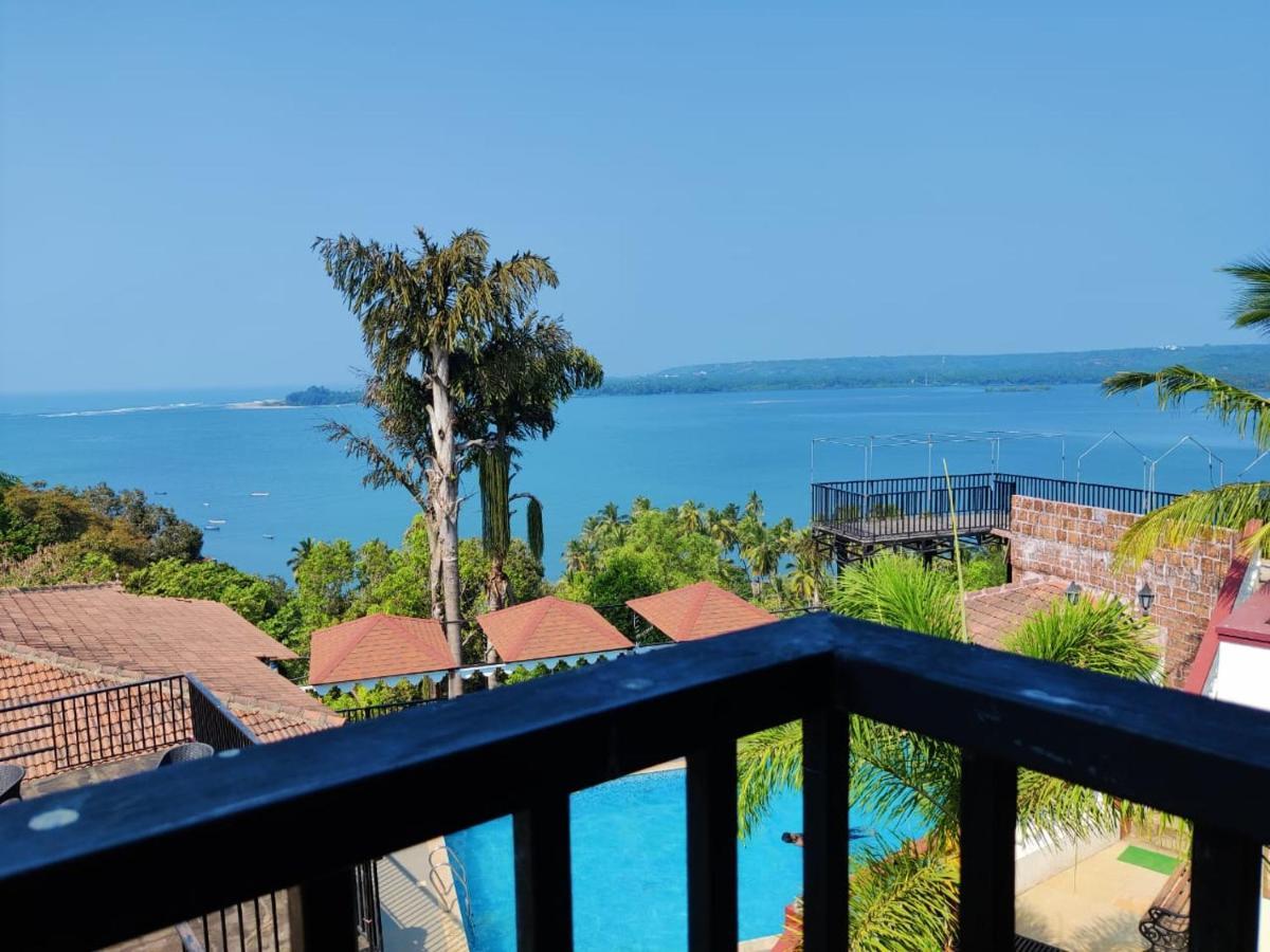 Raposo Resorts Vagator Bagian luar foto