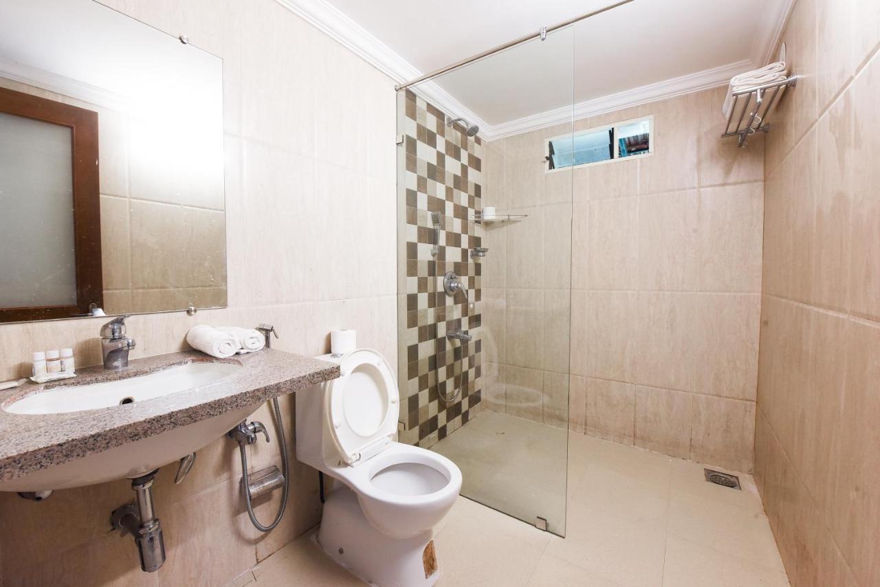 Raposo Resorts Vagator Bagian luar foto