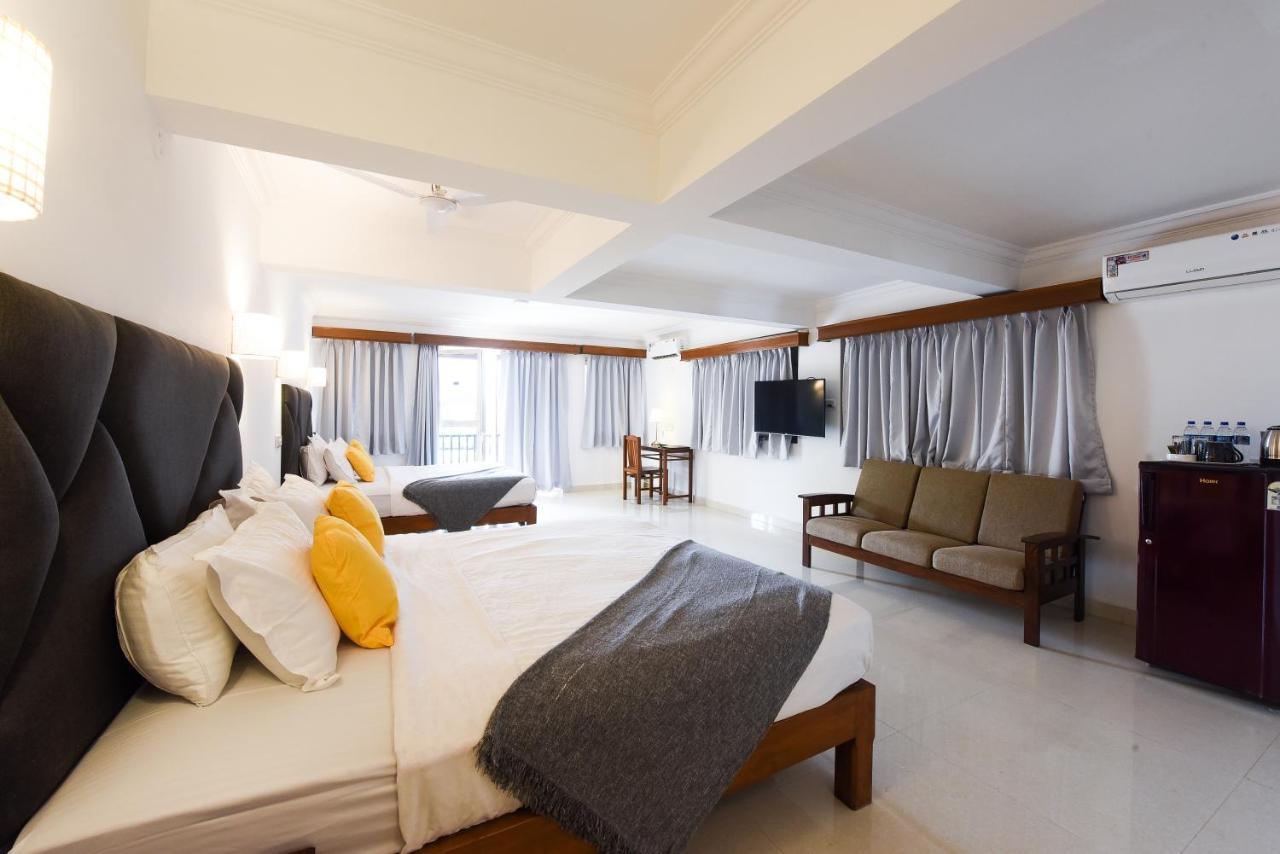 Raposo Resorts Vagator Bagian luar foto