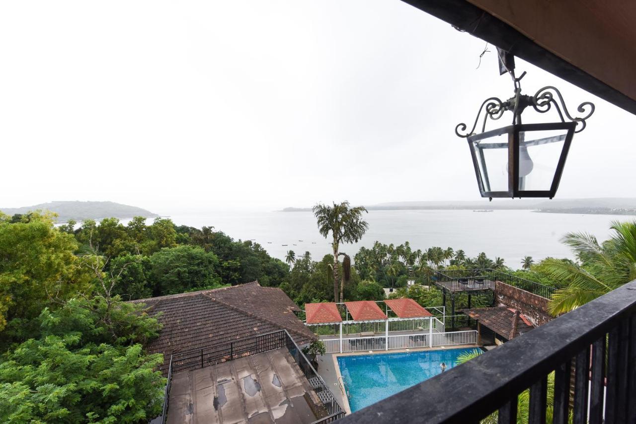 Raposo Resorts Vagator Bagian luar foto
