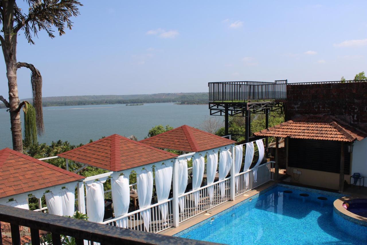 Raposo Resorts Vagator Bagian luar foto