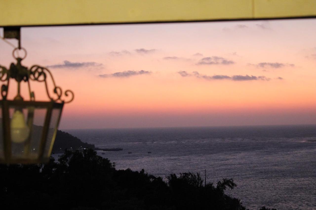 Raposo Resorts Vagator Bagian luar foto