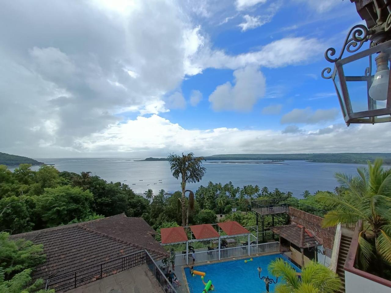 Raposo Resorts Vagator Bagian luar foto