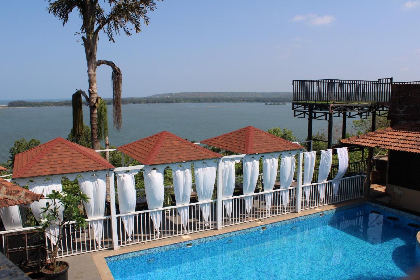 Raposo Resorts Vagator Bagian luar foto